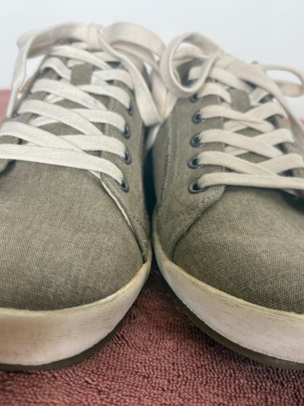 Taos Women's Size 11 (EU42) Tan Canvas Star Sneakers - Picture 5 of 7